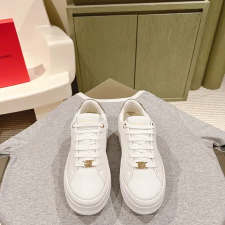 フェラガモ カジュアルシューズ