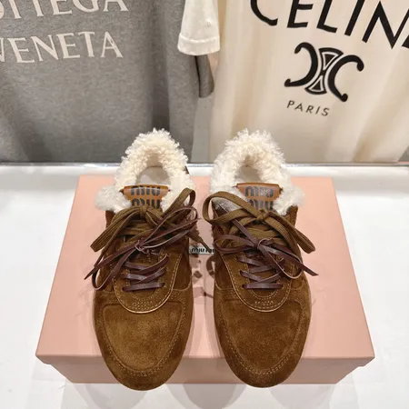 ミュウミュウ カジュアルシューズ