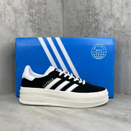 アディダス カジュアルシューズ