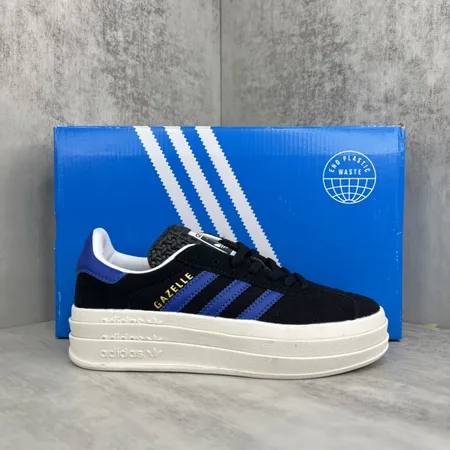 アディダス カジュアルシューズ