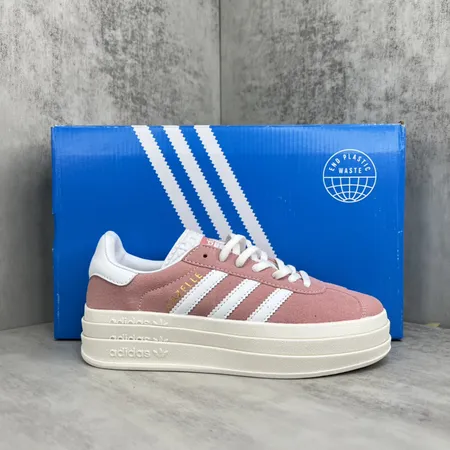 アディダス カジュアルシューズ