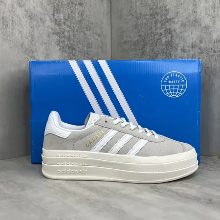 アディダス カジュアルシューズ