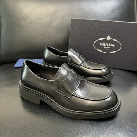 プラダ ビジネスシューズ