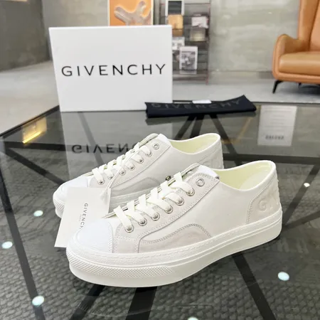 ジバンシィ カジュアルシューズ