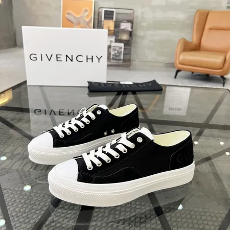 ジバンシィ カジュアルシューズ