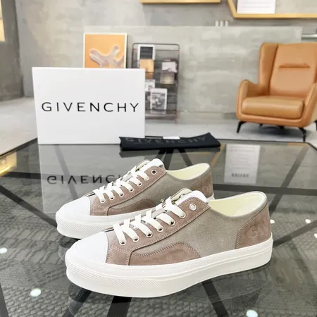 ジバンシィ カジュアルシューズ