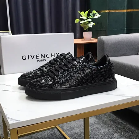 ジバンシィ カジュアルシューズ