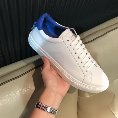 ジバンシィ カジュアルシューズ