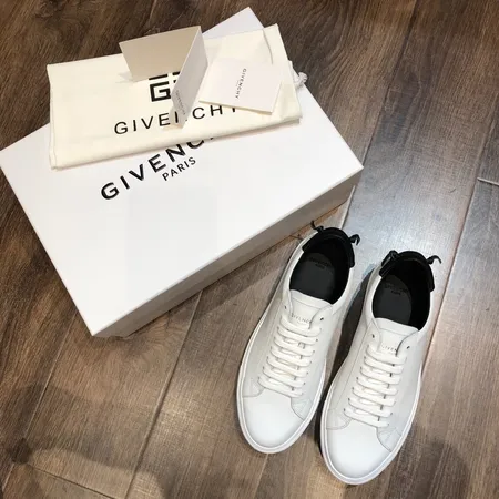 ジバンシィ カジュアルシューズ