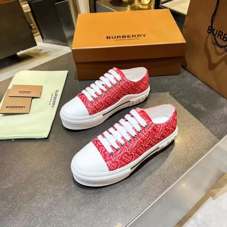 バーバリー ス カジュアルシューズ