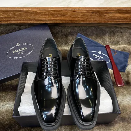 プラダ ビジネスシューズ