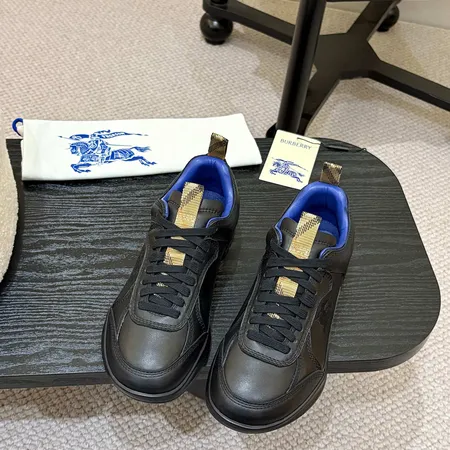 バーバリー ス カジュアルシューズ