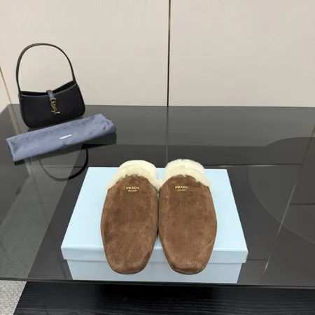 プラダ スリッパ