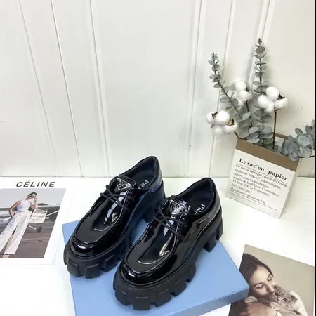 プラダ ビジネスシューズ