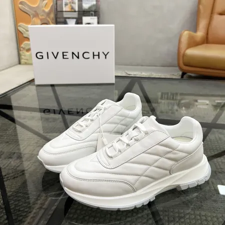 ジバンシィ カジュアルシューズ