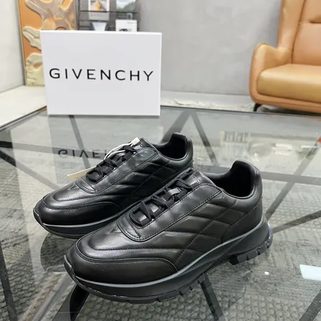 ジバンシィ カジュアルシューズ