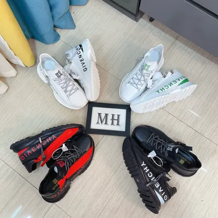 ジバンシィ スニーカー