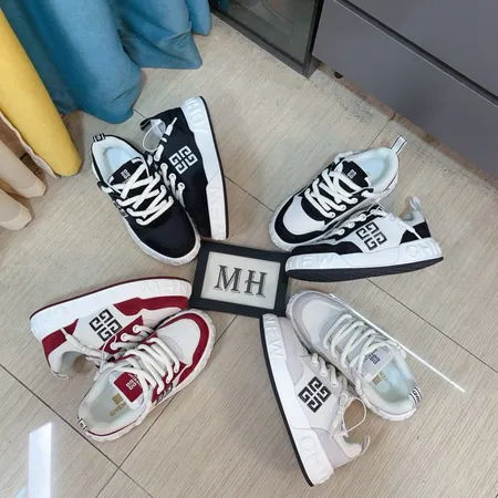 ジバンシィ カジュアルシューズ