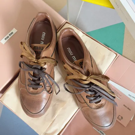 ミュウミュウ カジュアルシューズ