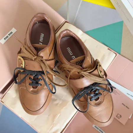 ミュウミュウ カジュアルシューズ