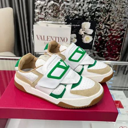 ヴァレンティノ カジュアルシューズ