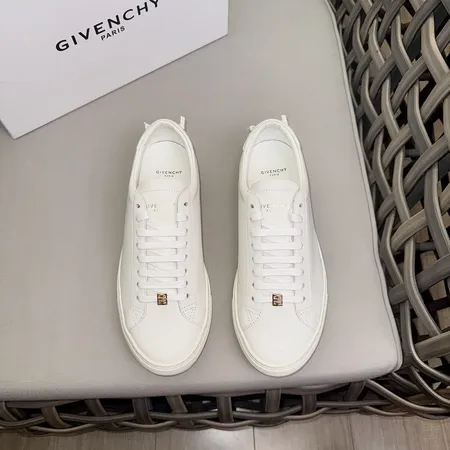 ジバンシィ カジュアルシューズ