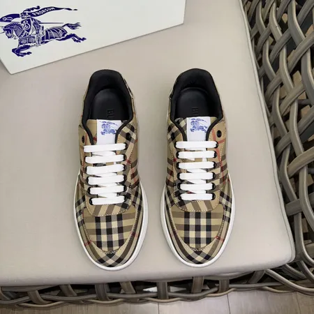 バーバリー ス カジュアルシューズ