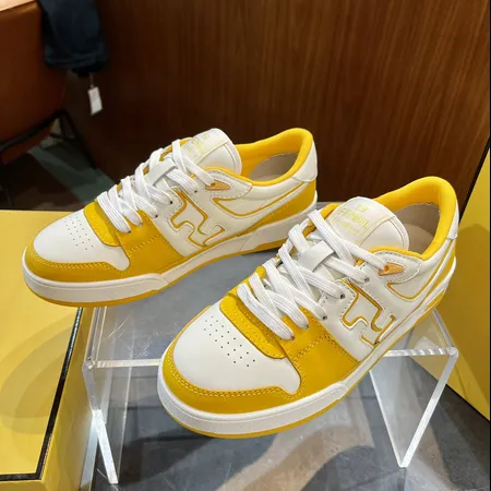 フェンディ カジュアルシューズ