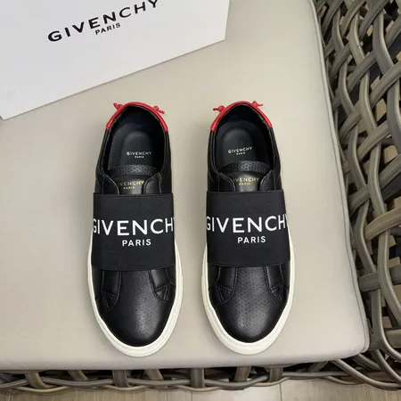 ジバンシィ カジュアルシューズ