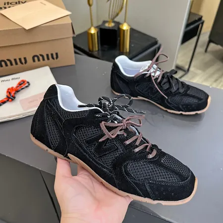 ミュウミュウ スニーカー