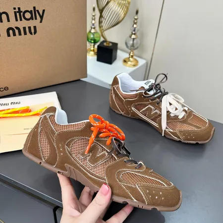 ミュウミュウ スニーカー