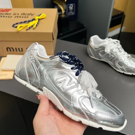 ミュウミュウ スニーカー