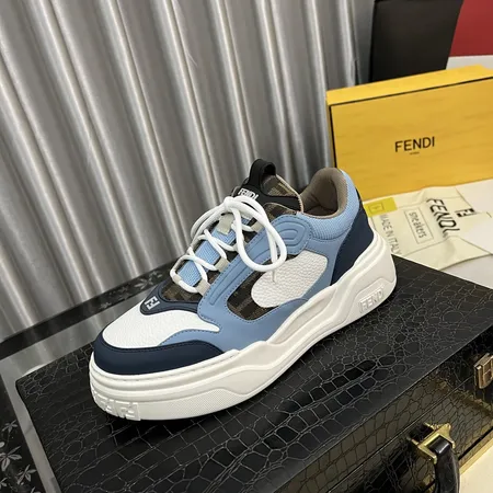 フェンディ カジュアルシューズ