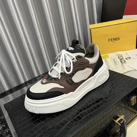フェンディ カジュアルシューズ
