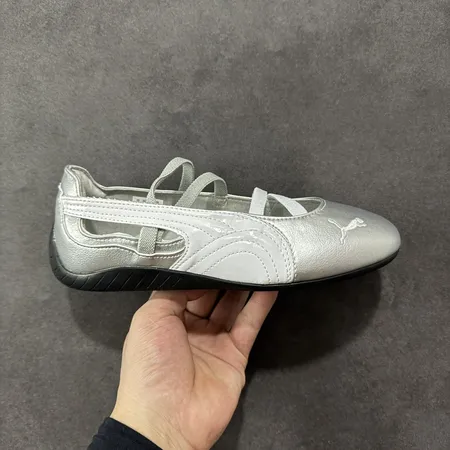 プーマ カジュアルシューズ