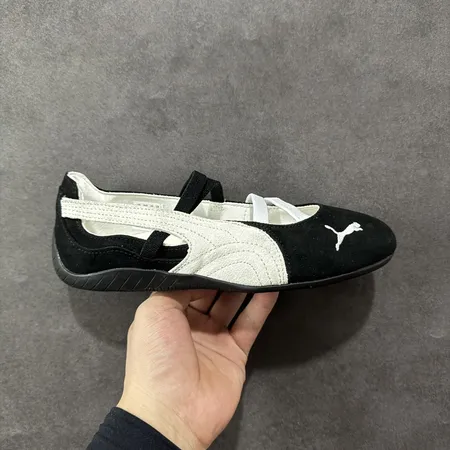 プーマ カジュアルシューズ