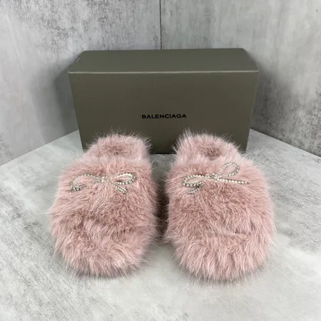 バレンシアガ スリッパ