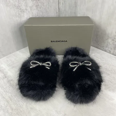 バレンシアガ スリッパ