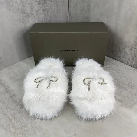 バレンシアガ スリッパ