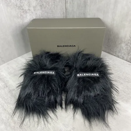 バレンシアガ スリッパ