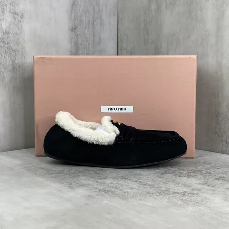 ミュウミュウ カジュアルシューズ