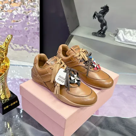 ミュウミュウ カジュアルシューズ