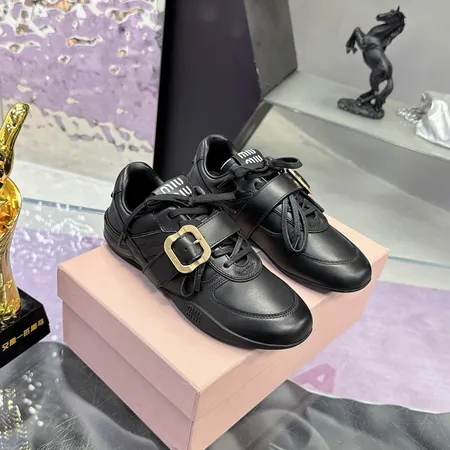 ミュウミュウ カジュアルシューズ