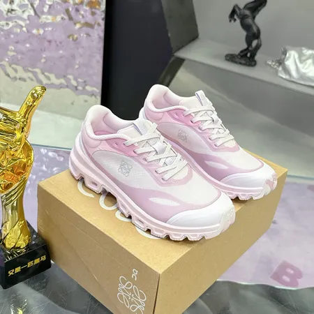 ロエベ スニーカー