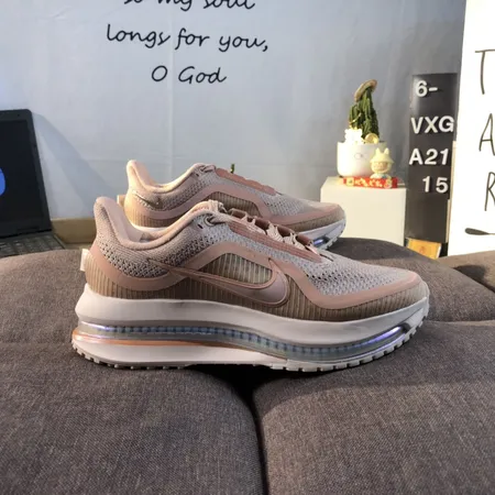 ナイキ スニーカー