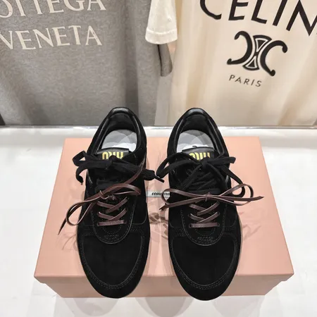 ミュウミュウ カジュアルシューズ