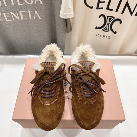 ミュウミュウ カジュアルシューズ