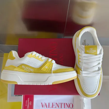 ヴァレンティノ カジュアルシューズ