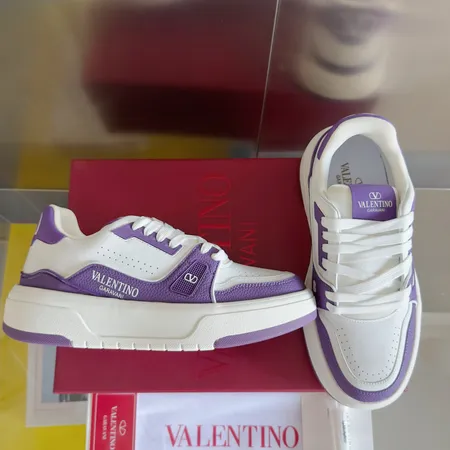 ヴァレンティノ カジュアルシューズ