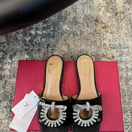 ヴァレンティノ スリッパ